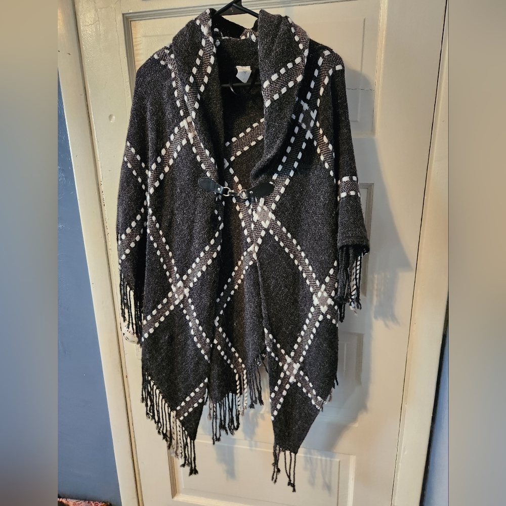 Christopher & Banks gray and white poncho